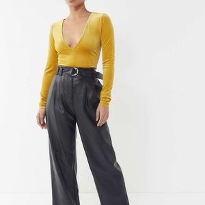 ☀️Urban Outfitters | Bree Velvet Vneck Shirt